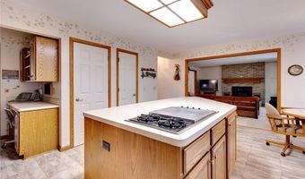 200 Greentree Cir, Aurora, OH 44202