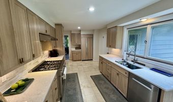 281 Clyde Rd, Bangor, ME 04401