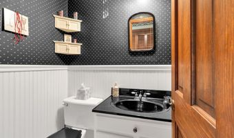 1581 N Forest Rd, Amherst, NY 14221