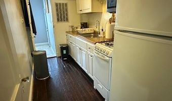 1424 STAPLES St NE 3, Washington, DC 20002