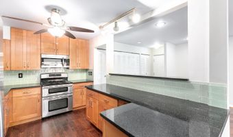 7802 DASSETT Ct T-3, Annandale, VA 22003