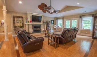 789 Natick Ave, Cranston, RI 02921