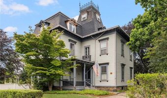 36 Ayrault St, Newport, RI 02840