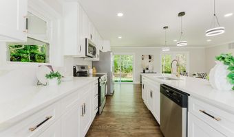 5112 ALTHEA Dr, Annandale, VA 22003