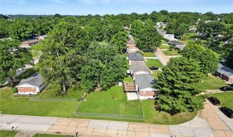 9800 Ridgely Ln, Affton, MO 63123