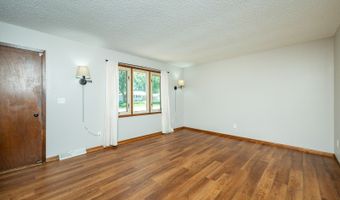 1103 4th St NW, Altoona, IA 50009