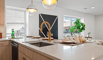 525 AVENUE E 1, Bayonne, NJ 07002