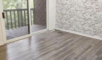 5 VILLAGE Way D-6, Alloway, NJ 07462