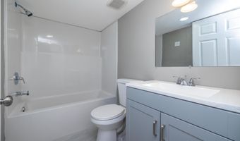 8 SHERMAN Dr, Claymont, DE 19703
