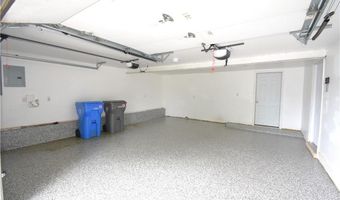 92 Trout Dr, Middletown, RI 02842
