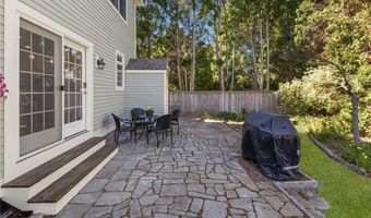 42 Camden Rd, Narragansett, RI 02882