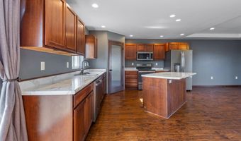 2020 S Lawson St, Aberdeen, SD 57401