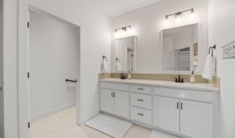 4928 N Prestwick Ave, Bel Aire, KS 67226