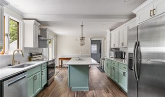 50 Clipper Way, Bristol, RI 02809