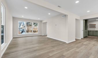 5 Buxton Ct, Barnegat, NJ 08005