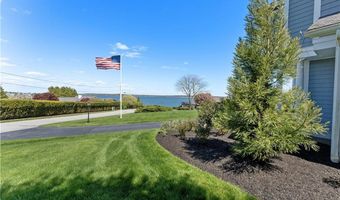 75 N Cliff Dr, Narragansett, RI 02882