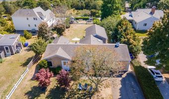88 Rope Walk Rd, Bourne, MA 02532