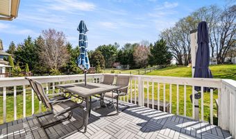 42 EMERALD RIDGE Dr, Bear, DE 19701