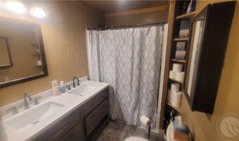 5 N Davidson Ave, Absarokee, MT 59001