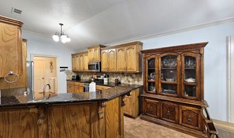 916- B Bronstad Dr, Andrews, TX 79714