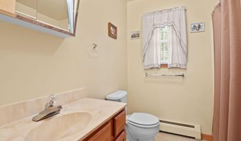 104 Merriment Ln, Blakeslee, PA 18610
