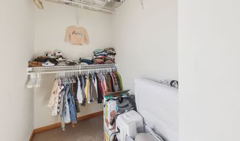 926 8th Ave NW, Altoona, IA 50009