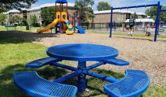 1511 N Windsor Dr 206, Arlington Heights, IL 60004