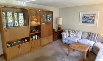 8 Wood Dr, Atkinson, NH 03811