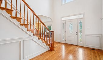 5704 MAIDEN Ln, Bethesda, MD 20817