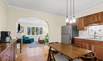 22 Collegeview Dr, Albany, NY 12211