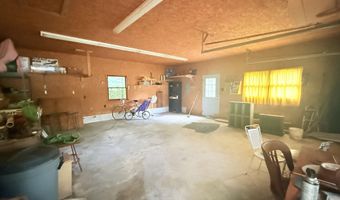 1014 Crestwood Dr, Albertville, AL 35950