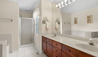 1196 Edgewater Ln, Antioch, IL 60002