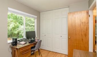 406 Manor Dr, Ann Arbor, MI 48105