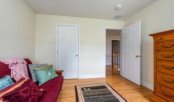 7 Mizzen Ln, Bourne, MA 02532