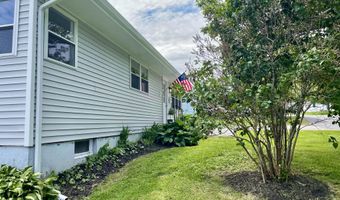 10 Crawford Dr, Bath, ME 04530