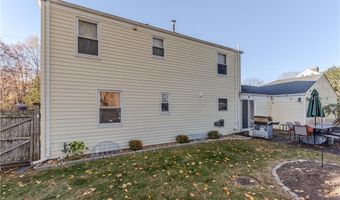 7 Mayfair Dr, East Providence, RI 02916