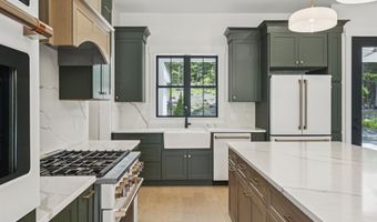1 Jaytee Dr, Alton, NH 03809
