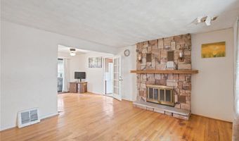 9535 Mackenzie Rd, Affton, MO 63123