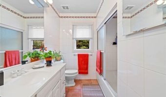 38 Hillvale Rd, Albertson, NY 11507