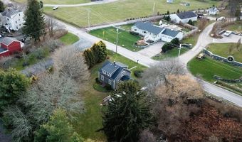 318 Mitchell's Ln, Middletown, RI 02871