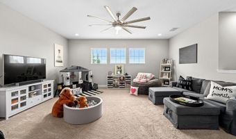 7631 PARADISO Dr, Apollo Beach, FL 33572