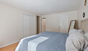 34 Parkwood Dr, Augusta, ME 04330
