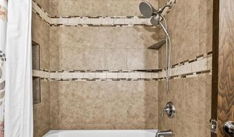 441 Walnut Ln, Apple Valley, MN 55124