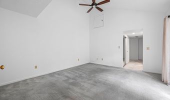 54 Voyagers Ln 54, Ashland, MA 01721