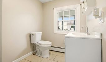 580 Old Main St, Coventry, RI 02816