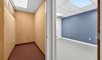 220 N WESTMONTE Dr B, Altamonte Springs, FL 32714