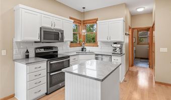 13954 Flagstaff Ct, Apple Valley, MN 55124