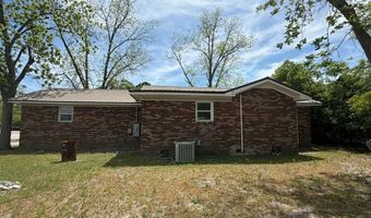 813 W 12th St, Alma, GA 31510