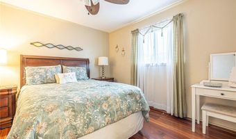 189 Driftwood Dr, City By The Sea, TX 78336