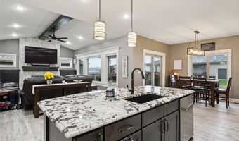 1237 Eagle Creek Blvd SW, Altoona, IA 50009